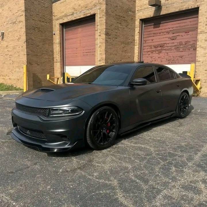 2017 Dodge Charger SRT 392 - Image 2
